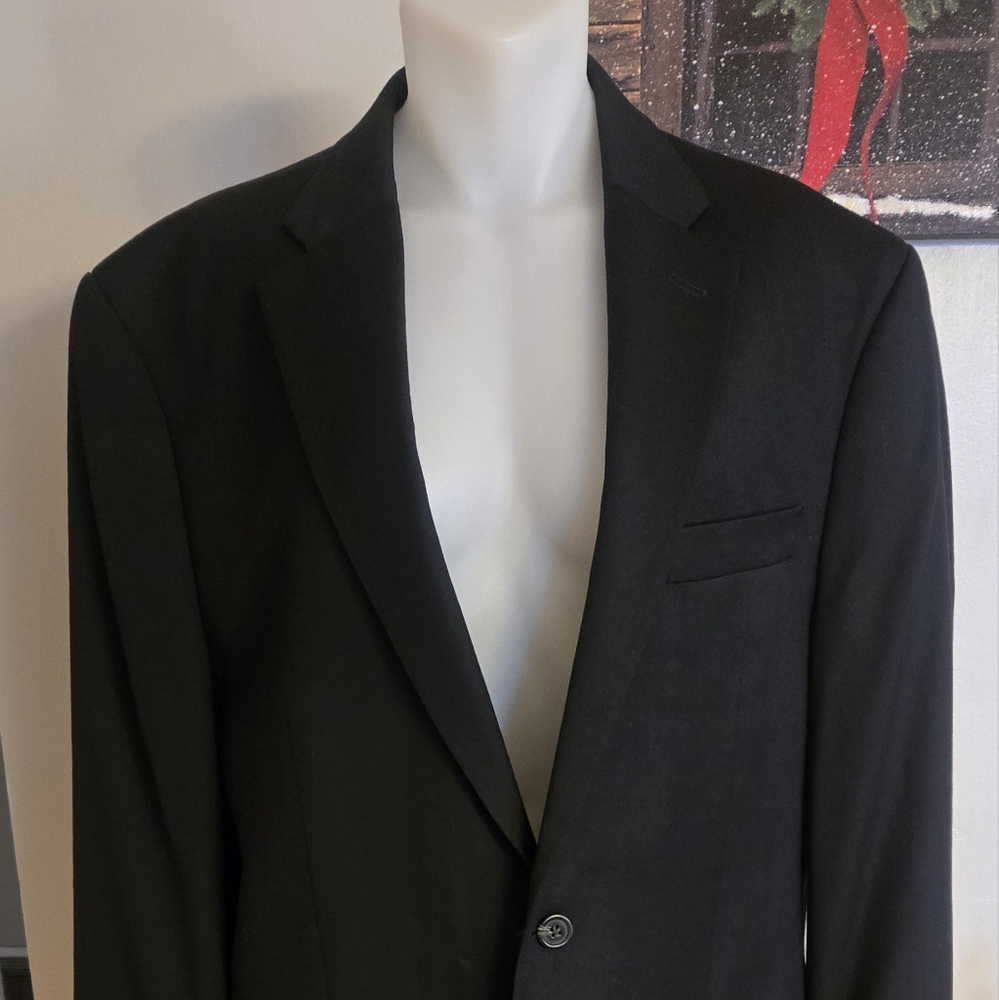 Ralph Lauren Mens Black Suit, 42L jacket abs 32 x 32 pants.